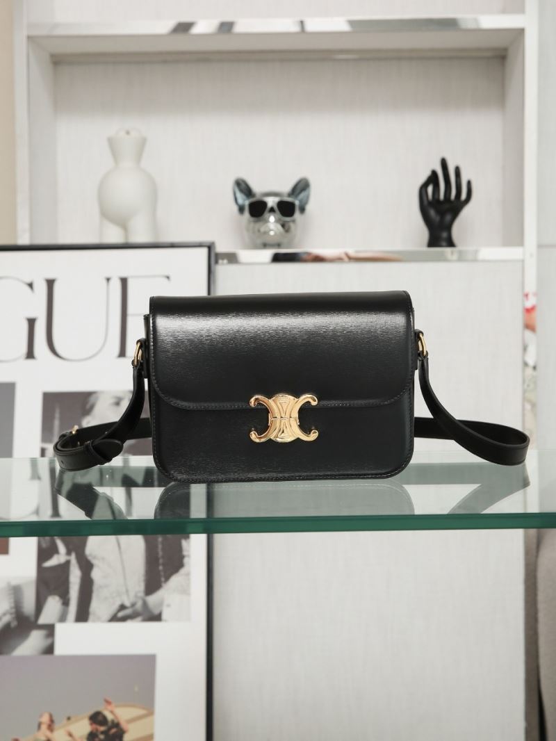 Ce1i*e triomphe bags